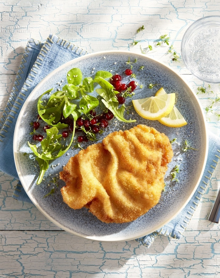 Original Wiener Schnitzel mit klassischer Beilage kalbfleisch.de